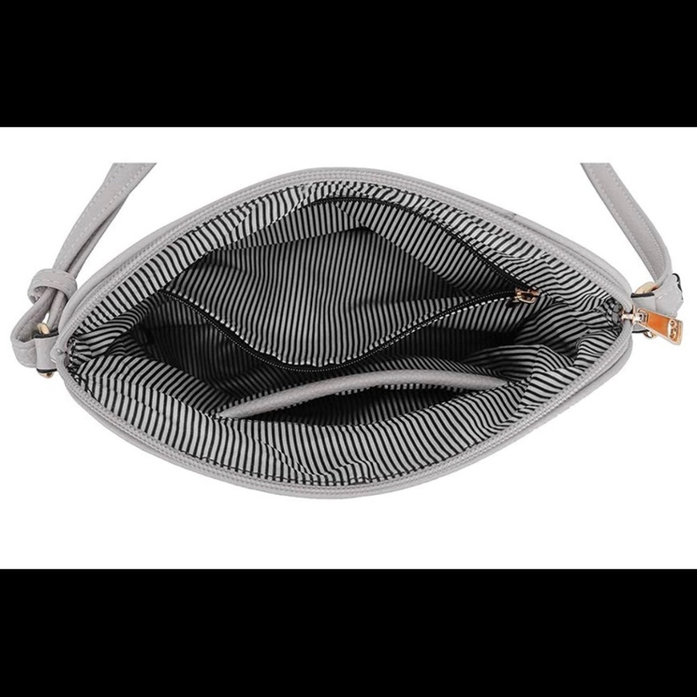 Light weight medium crossbody bag with tassel - Picture 8 of 8